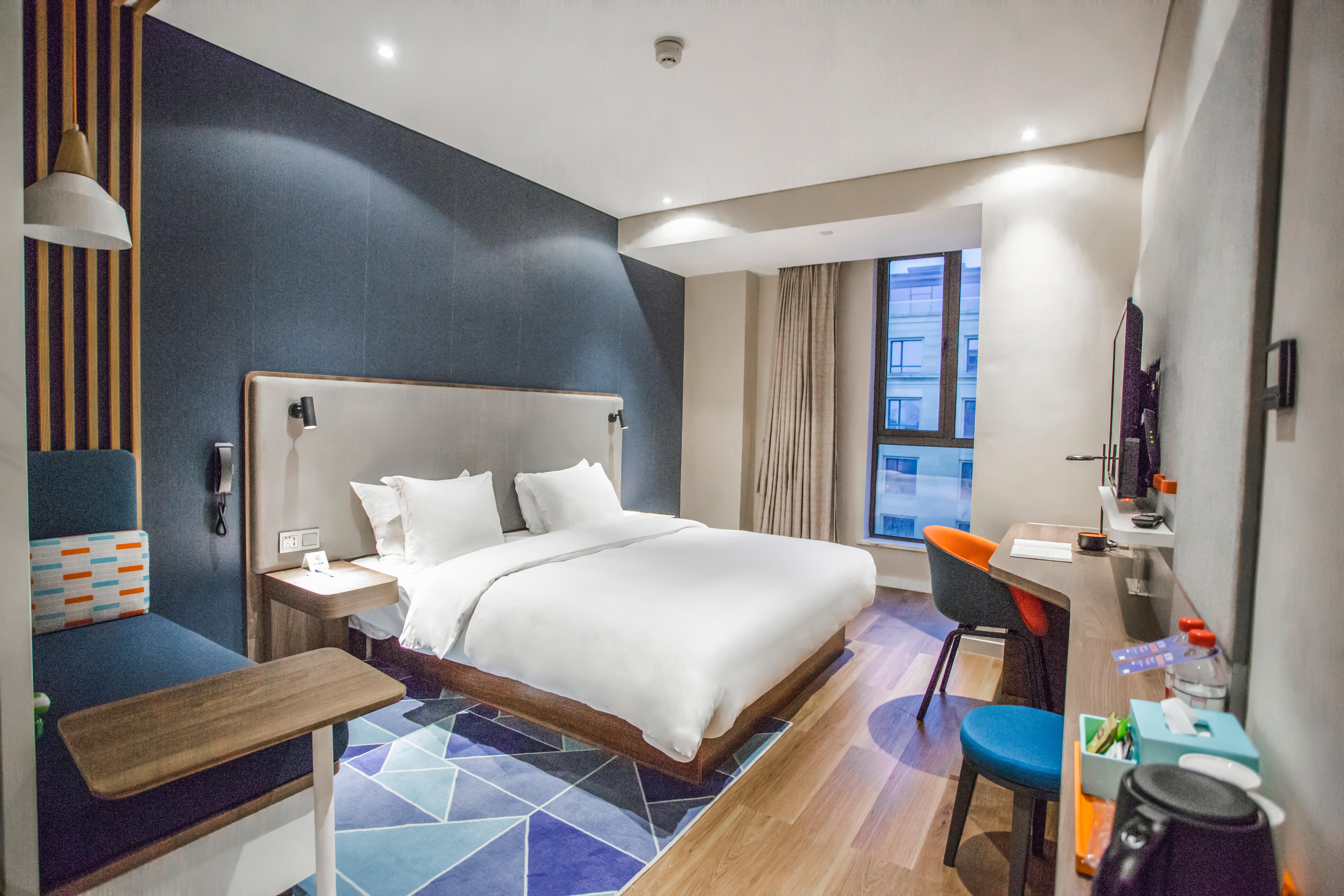 Holiday Inn Express Shanghai Pudong Chuansha, An Ihg Hotel Экстерьер фото