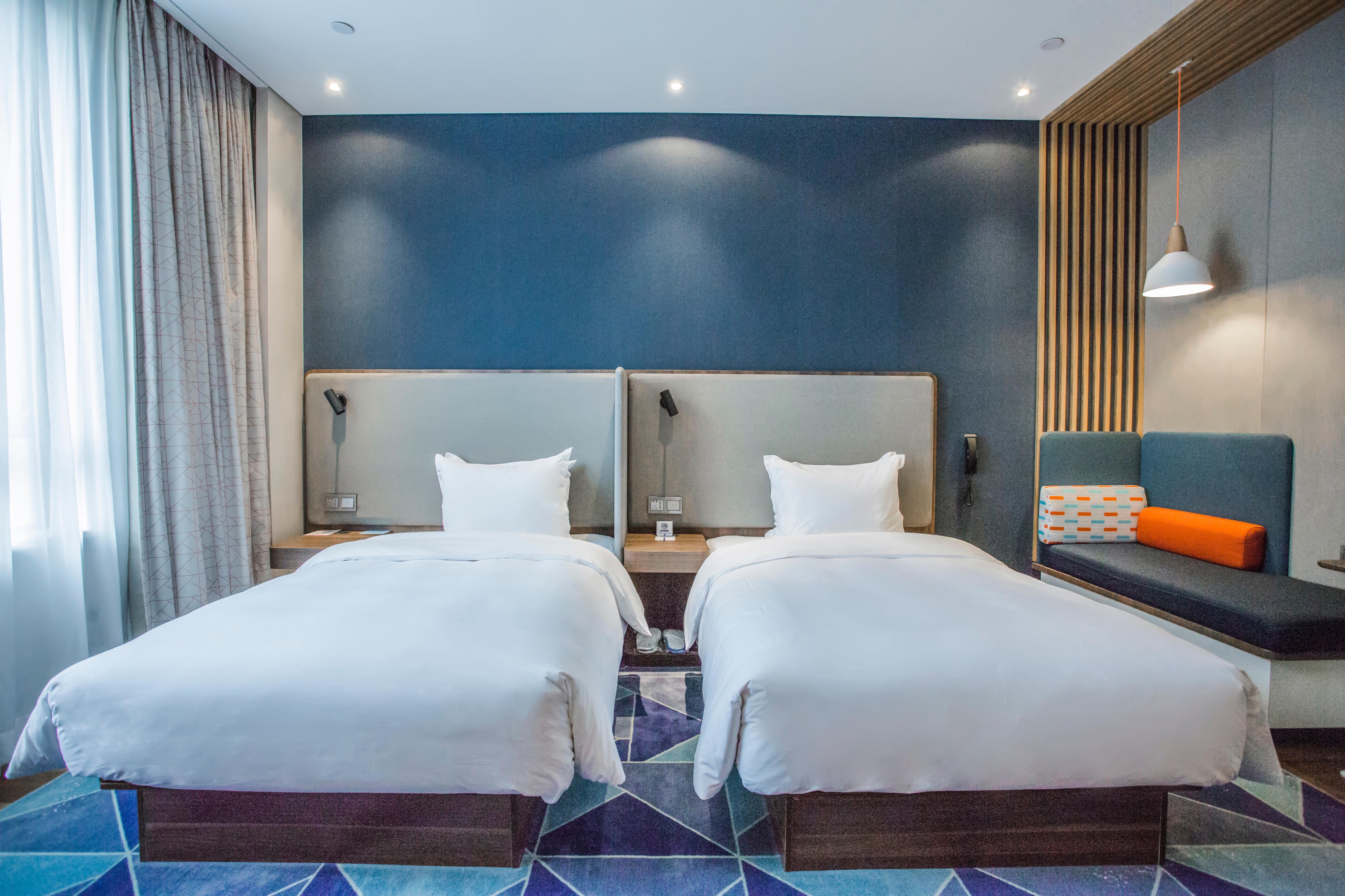 Holiday Inn Express Shanghai Pudong Chuansha, An Ihg Hotel Экстерьер фото