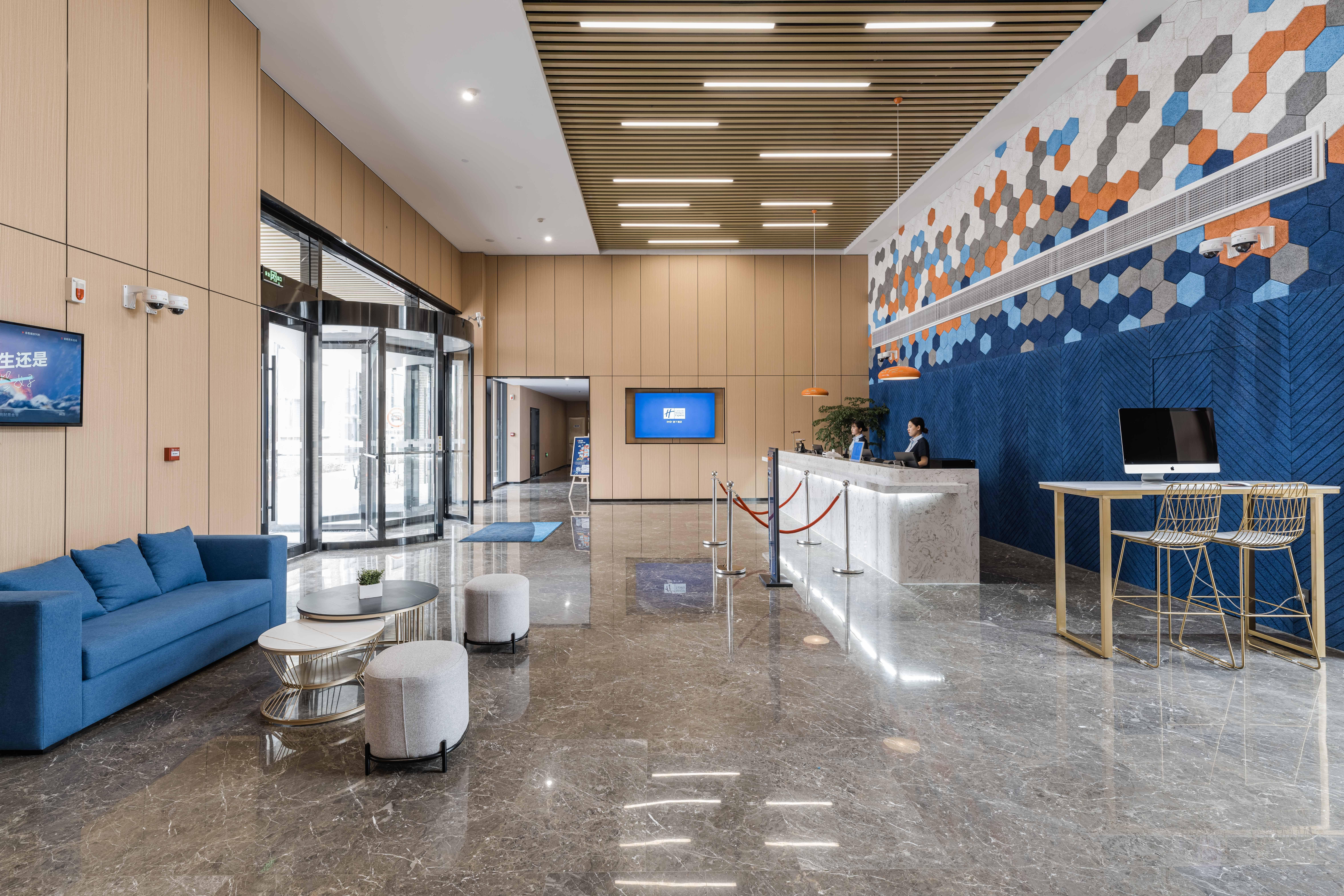 Holiday Inn Express Shanghai Pudong Chuansha, An Ihg Hotel Экстерьер фото